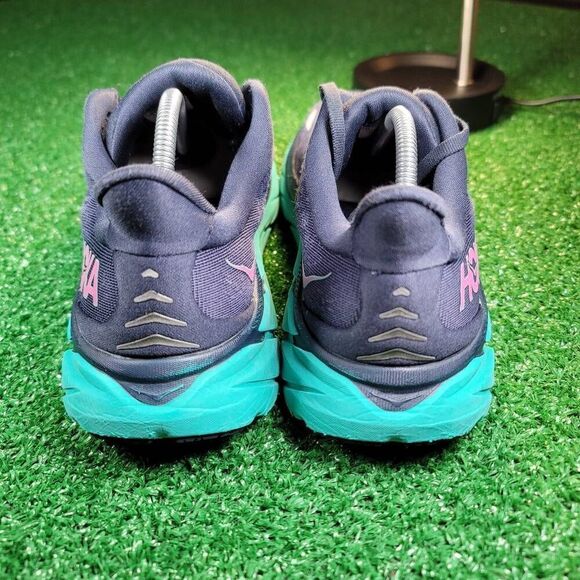 HOKA ONE ONE CLIFTON 8 -Women's Running Shoes - SIZE 7.5B - Picture 4 of 9